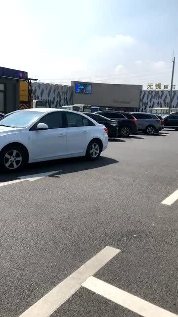 服務區(qū)安全提醒 規(guī)范停車，文明住宿